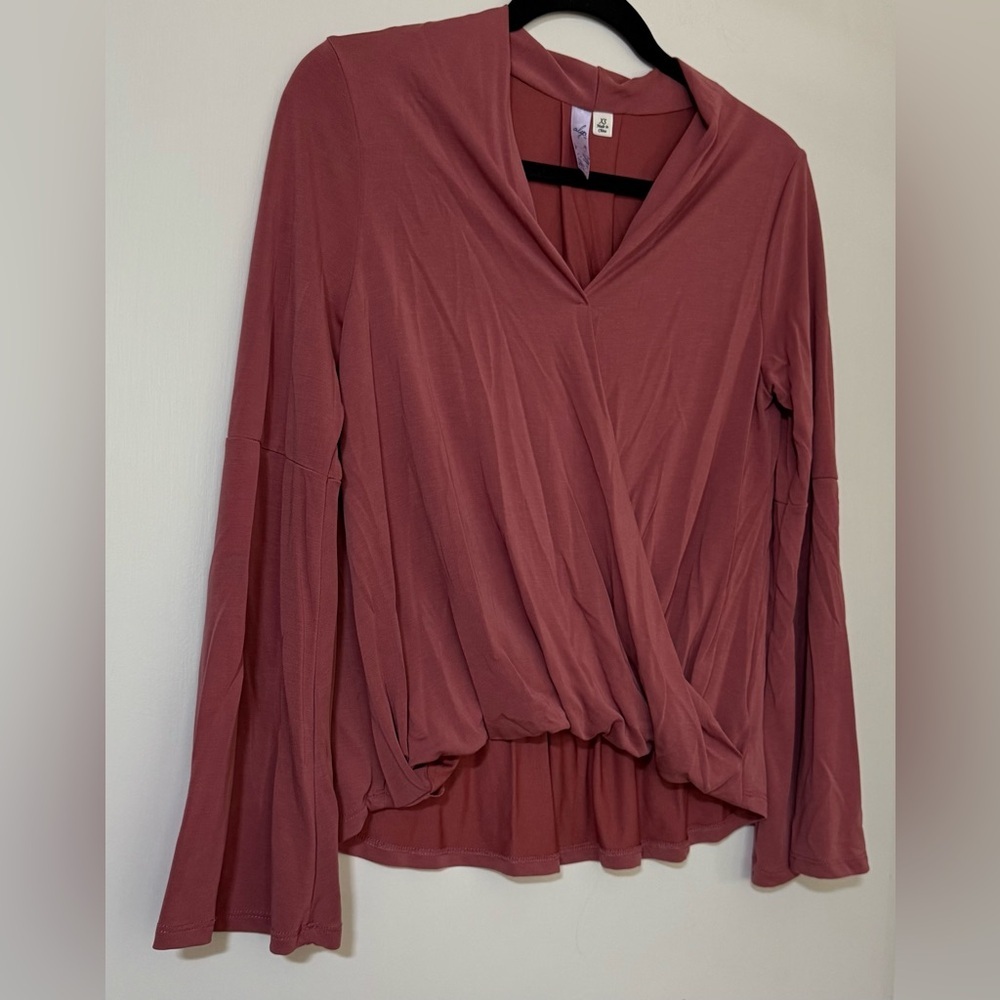 Alya Francesca's Mauve Pink Faux Wrap Top Bell Sleeve Size XS - Picture 6 of 9